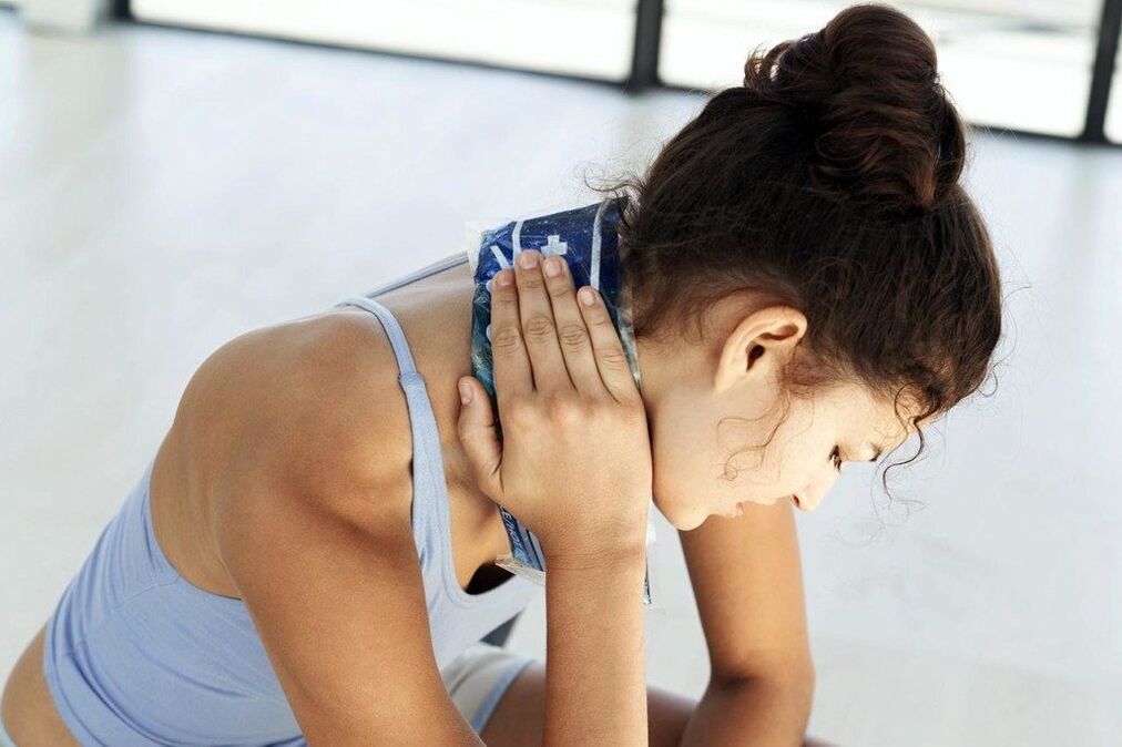 Compress your neck to weaken the symptoms of osteochondrosis